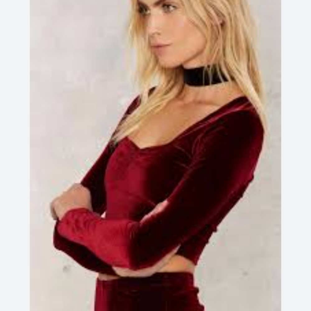 💰3/$30Long Sleeve Velvet Top